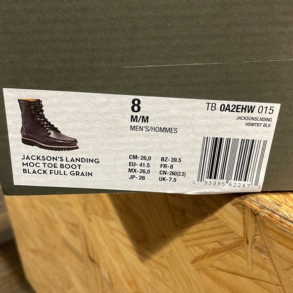 Brand new in box Timberland black full grain leather with moc toe in size 8. - Picture 5 of 6